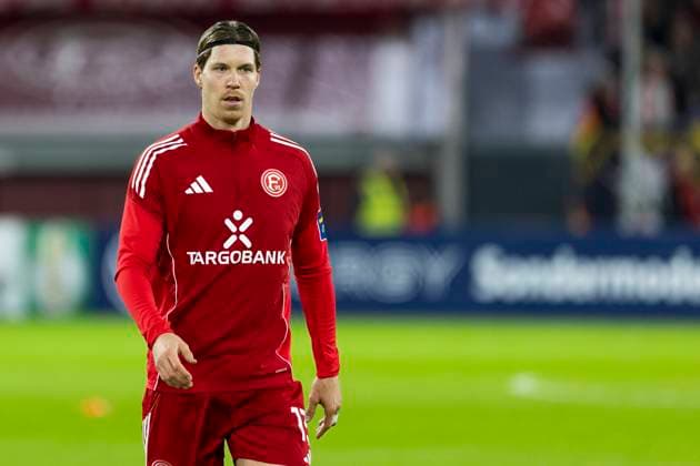DFB Pokal, Fortuna Duesseldorf vs. SC Freiburg, 29.10.2025 DUESSELDORF, GERMANY - OCTOBER 29: Cedric Itten (Fortuna Duesseldorf, 13) before the DFB Pokal match between Fortuna Duesseldorf and SC Freiburg in the second round of DFB Pokal at Merkur-Spiel-Arena on October 29, 2025 in Duesseldorf, Germany. DFL regulations prohibit any use of photographs as image sequences and or quasi-video Copyright: xBEAUTIFULxSPORTS Meuselx