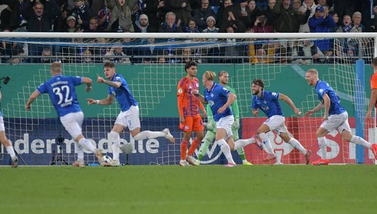 29.10.2025, xblx, Fussball DFB Pokal 2.Runde, SV Darmstadt 98 - FC Schalke 04 v.l. Matej Maglica (SV Darmstadt 98), Goal scored, Tor zum 2:0, celebrate the goal, Torjubel , Jubel, jubeln, jubelt, (DFL DFB REGULATIONS PROHIBIT ANY USE OF PHOTOGRAPHS as IMAGE SEQUENCES and or QUASI-VIDEO) Darmstadt