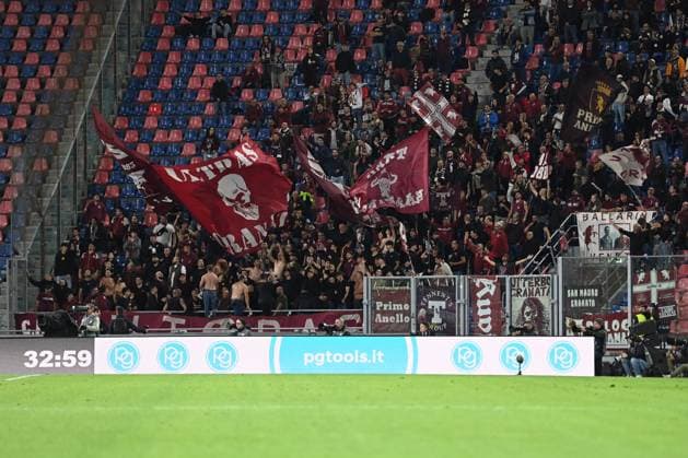 Torino Fc supporters during Bologna FC vs Torino FC, Italian soccer Serie A match in Bologna, Italy, October 29 2025  Copyright: xGianlucaxRicci IPAxSportx xipa-agency.netx xx IPA_67243732 IPA_Agency_IPA67243732