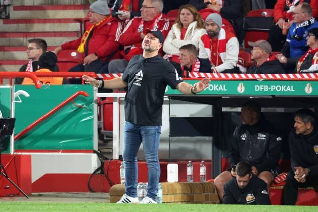 DEU, DFB-POkal, 1.FC Union vs. Bielefeld, 29.10.2025, Stadion Alte Foersterei, Berlin, DEU, DFB-POkal, 1.FC Union vs. Bielefeld, im Bild: Cheftrainer (Head Coach) Steffen Baumgart (1.FC Union Berlin) DFL - regulations prohibit any use of Photographs as image sequences and or quasi-video
