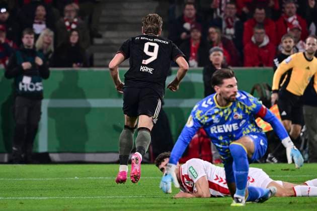 Torjubel zum 1:2 durch Harry Kane 9 (FC Bayern Muenchen), 1.FC Koeln vs. FC Bayern Muenchen, DFB-Pokal, 2. Runde, 29.10.2025 DFB regulations prohibit any use of photographs as image sequences and or quasi-video Koeln Nordrhein-Westfalen Deutschland