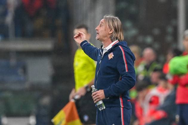 Cremonese s head coach Davide Nicola during the Serie A soccer match between Genoa and Cremonese at the Luigi Ferraris Stadium in Genoa, Italy - Wednesday 29, October 19, 2025. - Soccer .  Copyright: xTanoxPecoraro LaPressex
