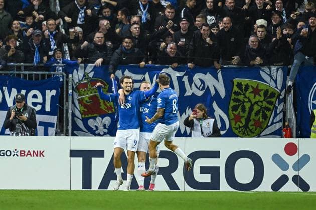 29.10.2025, Fussball, DFB-Pokal, 2. Runde, Saison 2025 2026, FC Schalke 04 - SV Darmstadt 98, Fraser Hornby (SV Darmstadt) freut sich über das Tor zum 3:0 mit Isac Lidberg (SV Darmstadt) , Luca Marseiler (SV Darmstadt) xRHR-FOTO YYx Copyright: KROEGER RHR-FOTOx RHR-FOTO YY