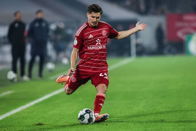 Fussball, DFB-Pokal Saison 2025 2026 2. Runde Fortuna Düsseldorf - SC Freiburg 29.10.2025, MERKUR SPIEL-ARENA Florent Muslija (Fortuna Düsseldorf, 24) Düsseldorf MERKUR SPIEL-ARENA Nordrhein-Westfalen Deutschland