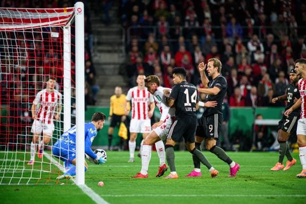 COLOGNE, GERMANY - 29 OCTOBER, 2025: Harry Kane, Luis Diaz - The football match of Germany Cup DFB Pokal 1.FC Koeln vs FC Bayern at Rhein Energie Stadion.  Copyright: xVitaliixKliuievx