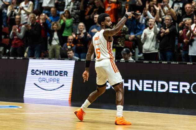 GER, BKT EuroCup, Saison 2025 2026, Niners Chemnitz - Ratiopharm Ulm. 29.10.2025, Messe, Chemnitz, GER, BKT EuroCup, Saison 2025 2026, Niners Chemnitz - Ratiopharm Ulm. Corey Davis Jr. (Niners Chemnitz, 5) jubelt Foto Alexander Trienitz Chemnitz Messe Sachsen Deutschland