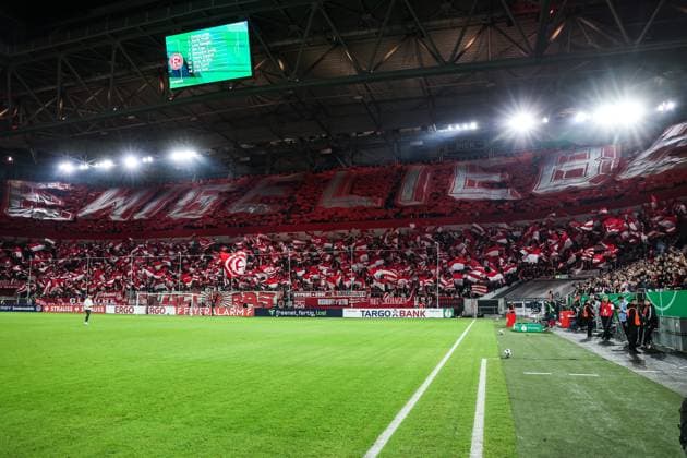 Fussball, DFB-Pokal Saison 2025 2026 2. Runde Fortuna Düsseldorf - SC Freiburg 29.10.2025, MERKUR SPIEL-ARENA Fans Fortuna Düsseldorf mit einer Choreo vor dem Spiel Düsseldorf MERKUR SPIEL-ARENA Nordrhein-Westfalen Deutschland