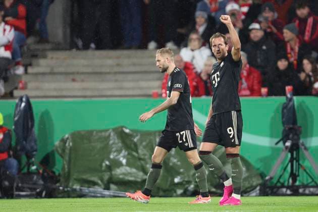 Harry Kane (FC Bayern München) Torjubel, jubelt nach seinem Treffer zum 1:3 waehrend des DFB-Pokal Spiels 1.FC Köln v FC Bayern München, RheinEnergieStadion am 29. October 2025 in Köln, Deutschland. (Foto von Oliver Kaelke DeFodi Images) +++ Harry Kane (FC Bayern München) celebrates after scoring his team s third goal during the DFB-Pokal match between 1.FC Köln v FC Bayern München at RheinEnergieStadion on October 29, 2025 in Cologne, Germany. (Photo by Oliver Kaelke DeFodi Images) (Photo by Oliver Kaelke DeFodi Images) Harry Kane FC Bayern Munich celebrates after scoring his team s third goal during the DFB Pokal match between 1 FC Köln v FC Bayern München at RheinEnergieStadion on October 29, 2025 in Cologne, Germany, Germany Photo by Oliver Kaelke DeFodi Images Harry Kane FC Bayern München celebrates after scoring his team s third goal during the DFB Pokal match between 1 FC Köln v FC Bayern München at RheinEnergieStadion on October 29, 2025 in Cologne, Germany Photo by Oliver Kaelke DeFodi Images Photo by Oliver Kaelke DeFodi Images