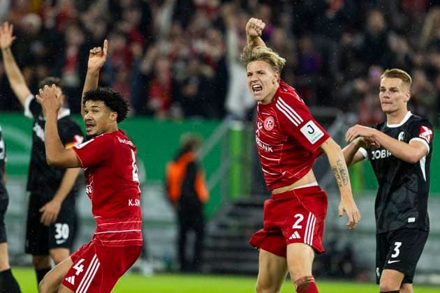 DFB Pokal, Fortuna Duesseldorf vs. SC Freiburg, 29.10.2025 DUESSELDORF, GERMANY - OCTOBER 29: Jesper Norman Daland (Fortuna Duesseldorf, 2) and Kenneth Schmidt (Fortuna Duesseldorf, 4) angry after the disallowed goal during the DFB Pokal match between Fortuna Duesseldorf and SC Freiburg in the second round of DFB Pokal at Merkur-Spiel-Arena on October 29, 2025 in Duesseldorf, Germany. DFL regulations prohibit any use of photographs as image sequences and or quasi-video Copyright: xBEAUTIFULxSPORTS Meuselx