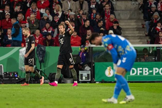 GER, DFB-Pokal 2. Runde, 1. FC Köln vs FC Bayern München Muenchen 29.10.2025, RheinEnergieSTADION, Köln, GER, DFB-Pokal 2. Runde, 1. FC Köln vs FC Bayern München Muenchen im Bild: Torjubel Jubel ueber das Tor zum 1:3 durch Harry Kane (FC Bayern München Muenchen, 9)