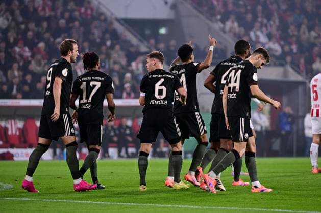 Torjubel zum 1:1 durch Luis Diaz 14 (FC Bayern Muenchen), 1.FC Koeln vs. FC Bayern Muenchen, DFB-Pokal, 2. Runde, 29.10.2025 DFB regulations prohibit any use of photographs as image sequences and or quasi-video Koeln Nordrhein-Westfalen Deutschland