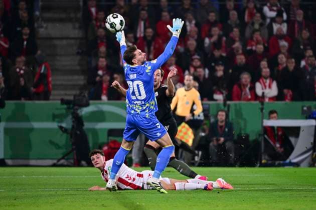 Tor zum 1:2 durch Harry Kane 9 (FC Bayern Muenchen), 1.FC Koeln vs. FC Bayern Muenchen, DFB-Pokal, 2. Runde, 29.10.2025 DFB regulations prohibit any use of photographs as image sequences and or quasi-video Koeln Nordrhein-Westfalen Deutschland