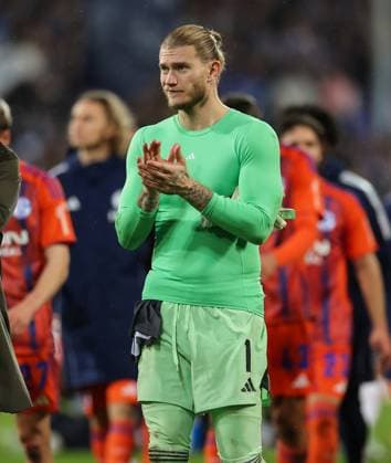 29.10.2025, xdcx, Fussball DFB-Pokal 2. Runde, SV Darmstadt 98 - FC Schalke 04, emonline, emspor, despor, v.l., Loris Karius (FC Schalke 04) enttaeuscht, enttaeuscht schauend, dissapointed, traurig, frustiert, frust, gefrustet DFL DFB REGULATIONS PROHIBIT ANY USE OF PHOTOGRAPHS AS IMAGE SEQUENCES AND OR QUASI-VIDEO. Copyright: HMBxMedia Claus