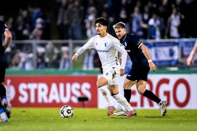 29.10.2025, Fussball, Saison 2025 2026, DFB-Pokal, Vöhlinstadion Illertissen, 2. Runde, FV Illertissen - 1. FC Magdeburg, Freisteller Einzelbild 8 Laurin Ulrich (1. FC Magdeburg) Illertissen Vöhlinstadion Bayern Deutschland xRHR-FOTO LFx Copyright: RHR-FOTOx RHR-FOTO LF