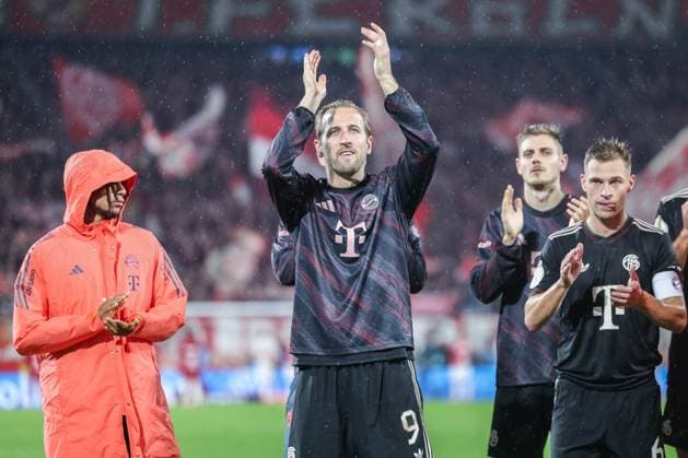 Fußball DFB-Pokal 2. Runde 1. FC Köln - FC Bayern München am 29.10.2025 im RheinEnergieStadion in Köln Harry Kane ( München ) feiert den Sieg nach dem spiel DFB regulations prohibit any use of photographs as image sequences and or quasi-video.