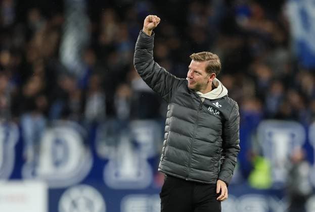 29.10.2025, xdcx, Fussball DFB-Pokal 2. Runde, SV Darmstadt 98 - FC Schalke 04, emonline, emspor, despor, v.l., Trainer Florian Kohfeldt (SV Darmstadt 98) Siegerfaust, jubel DFL DFB REGULATIONS PROHIBIT ANY USE OF PHOTOGRAPHS AS IMAGE SEQUENCES AND OR QUASI-VIDEO. Copyright: HMBxMedia Claus