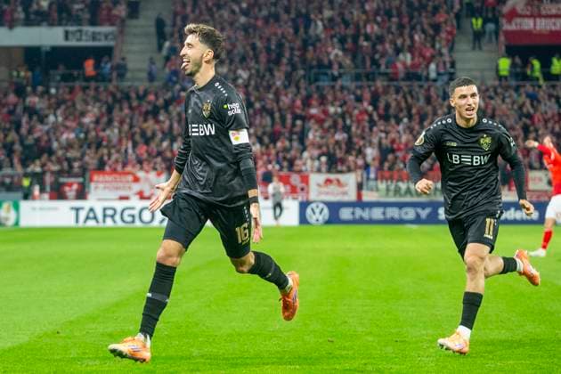 GER, Mainz, Fußball, DFB-Pokal, 2. Hauptrunde, FSV Mainz 05 vs. VFB Stuttgart im Bild v.l.: Atakan Karazor (VFB Stuttgart 16), Bilal El Khannouss (VFB Stuttgart 11), Torjubel 29.10.2025, MEWA-Arena Mainz DFB REGULATIONS PROHIBIT ANY USE OF PHOTOGRAPHS AS IMAGE SEQUENCES AND OR QUASI-VIDEO, Copyright: HMBxMedia PaulxFritz
