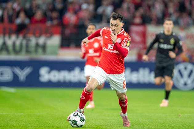 GER, Mainz, Fußball, DFB-Pokal, 2. Hauptrunde, FSV Mainz 05 vs. VFB Stuttgart im Bild v.l.: Paul Nebel (FSV Mainz 05 08), Freisteller 29.10.2025, MEWA-Arena Mainz DFB REGULATIONS PROHIBIT ANY USE OF PHOTOGRAPHS AS IMAGE SEQUENCES AND OR QUASI-VIDEO, Copyright: HMBxMedia PaulxFritz
