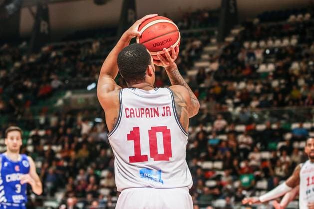 Troy Caupain (Unahotels Reggio Emilia) during UNA Hotels Reggio Emilia vs KK Cibona, Basketball FIBA Europe Cup match in Reggio Emilia, Italy, October 29 2025  Copyright: xAlessandroxCatellani IPAxSportx xipa-agency.netx xx IPA_67247656 IPA_Agency_IPA67247656
