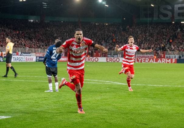 Fußball, Herren, Saison 2025 2026, DFB-Pokal (2. Runde), 1. FC Union Berlin - Arminia Bielefeld, v. l. Danilho Doekhi (1. FC Union), Aljoscha Kemlein (1. FC Union Berlin), Jubel nach Tor zum 2:1, 29.10.2025, Copyright: xMatthiasxKochx