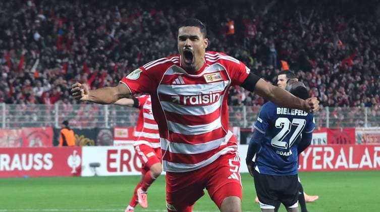 Danilho Doekhi jubelt nach 2:1 Freude Emotion Jubel Fußball Fussball DFB Pokal 2.Runde Herren Saison 2025 2026 29.10.2025 1.FC Union Berlin FCU vs. DSC Arminia Bielefeld DFL regulations prohibit any use of photographs as image sequences and or quasi-video.