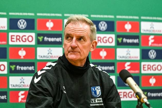GER, DFB Pokal, FV Illertissen vs 1. FC Magdeburg 29.10.2025, Voehlinstadion, Illertissen, GER, DFB Pokal, FV Illertissen vs 1. FC Magdeburg, im Bild Petrik Sander (Magdeburg), Pressekonferenz nach Spielende