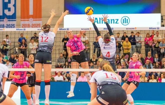 29.10.25 Allianz MTV Stuttgart - Dresdner SC Deutschland, Stuttgart, 29.10.2025, Volleyball, Frauen, Bundesliga, Saison 2025 2026, Allianz MTV Stuttgart - Dresdner SC (3:0): Pauline Martin (Allianz MTV Stuttgart).