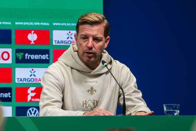 29.10.2025, xhettx, Fussball DFB Pokal 2.Runde, SV Darmstadt 98 - FC Schalke 04 v.l. Florian Kohlfeldt (SV Darmstadt 98, Trainer) bei der PK (DFL DFB REGULATIONS PROHIBIT ANY USE OF PHOTOGRAPHS as IMAGE SEQUENCES and or QUASI-VIDEO) Darmstadt