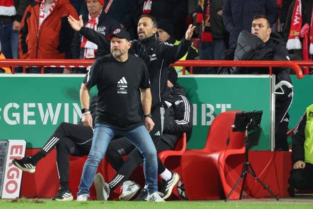 DEU, DFB-POkal, 1.FC Union vs. Bielefeld, 30.10.2025, Stadion Alte Foersterei, Berlin, DEU, DFB-POkal, 1.FC Union vs. Bielefeld, im Bild: Cheftrainer (Head Coach) Steffen Baumgart (1.FC Union Berlin), Co-Trainer Danilo de Souza (1.FC Union Berlin) DFL - regulations prohibit any use of Photographs as image sequences and or quasi-video
