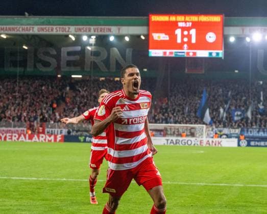 Fußball, Herren, Saison 2025 2026, DFB-Pokal (2. Runde), 1. FC Union Berlin - Arminia Bielefeld, Danilho Doekhi (1. FC Union), Jubel nach Tor zum 2:1, 29.10.2025, Copyright: xMatthiasxKochx