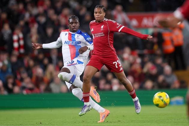 Liverpool v Crystal Palace 29 October 2025, Liverpool - Carabao Cup Fourth Round Football - Liverpool v Crystal Palace. Jaydee Canvot of Crystal Palace and Rio Ngumoha of Liverpool (photo by Daniel Chesterton) Liverpool UK Copyright: xDanielxChestertonxOffside