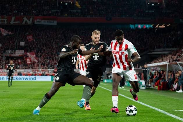 29.10.25, Männer, Fussball, DFB Pokal, 2025 2026, 1.FC Köln - FC Bayern München, 2. Runde Ragnar Ache ( 9 - 1. FC Köln) im Dribbling Köln RheinEnergie Stadion NRW Deutschland