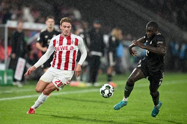v. li. im Zweikampf Sebastian Sebulonsen (Koeln 28) Dayot Upamecano (Muenchen 2) 29.10.2025 Fussball 1. FC Koeln vs FC Bayern Muenchen, Rheinenergiestadion, Koeln, DFB DFL REGULATIONS PROHIBIT ANY USE OF PHOTOGRAPHS AS IMAGE SEQUENCES AND OR QUASI-VIDEO
