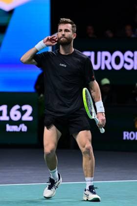TENNIS : Rolex Paris Masters - Paris - 29 10 2025 Attitude of Corentin MOUTET ( France ) during the Rolex Paris Masters at Paris La Defense Arena on October 29, 2025 in Nanterre, France. (Photo by Federico Pestellini PSNewz ) ParisFrance  Copyright: xFedericoxPestellinix