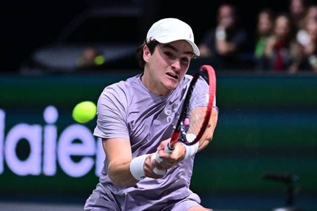 TENNIS : Rolex Paris Masters - Paris - 29 10 2025 Joao Fonseca ( Brazil ) during the Rolex Paris Masters at Paris La Defense Arena on October 29, 2025 in Nanterre, France. (Photo by Federico Pestellini PSNewz ) ParisFrance  Copyright: xFedericoxPestellinix