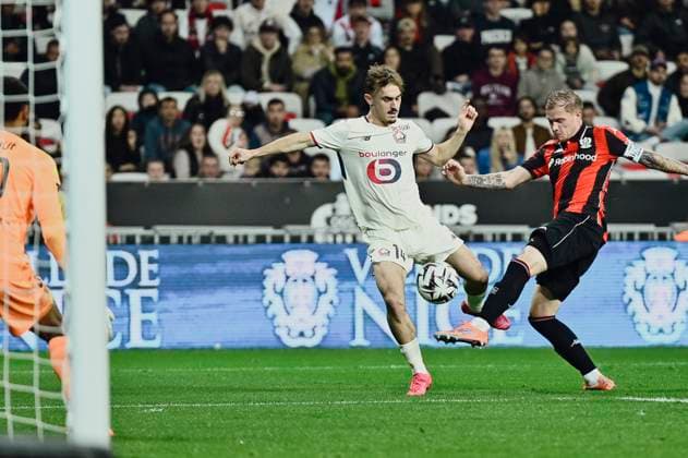 FOOTBALL : OGC Nice vs LOSC Lille - ligue 1 - 29 10 25 Lille™s midfielder 14 Marius Broholm and Nice™s defender 26 Melvin Bard during the French L1 2025-2026 season football match between OGC Nice and LOSC Lille at Louis II stadium of Monaco, south France, on October 29, 2025. NICEFrance  Copyright: xfredxDIDES psnewzx