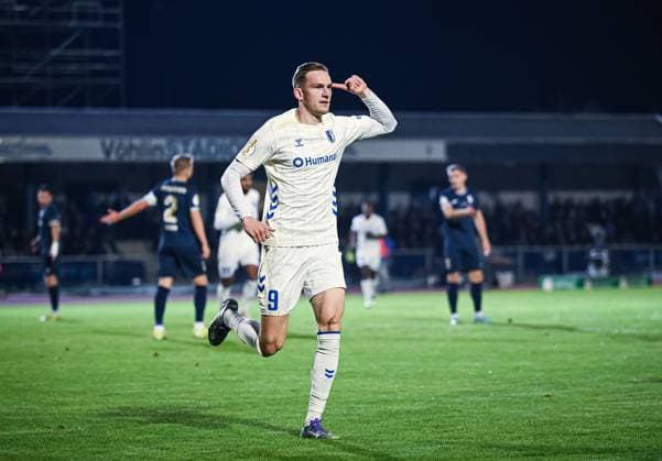 Fussball DFB Pokal 2025 2026 2. Runde 29.10.2025 FV Illertissen - 1. FC Magdeburg JUBEL 1. FC Magdeburg zum 0-1 Torschutze Maximilian Breunig