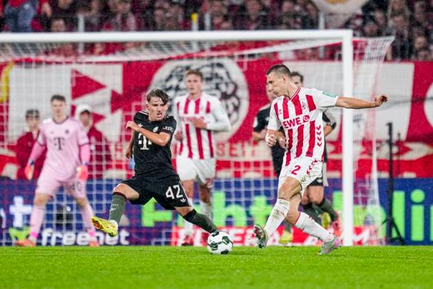 COLOGNE, GERMANY - OCTOBER 29: Joel Schmied of 1.FC Koln passes the ball during the DFB Cup match between 1. FC Koln and FC Bayern Munchen at RheinEnergieStadion on October 29, 2025 in Cologne, Germany. (Photo by Rene Nijhuis) SPO  Copyright: xRenexNijhuis