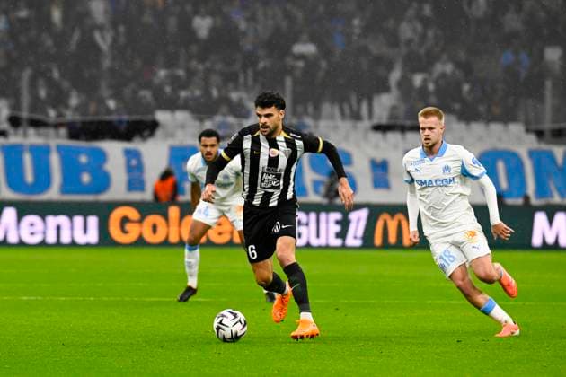 FOOTBALL : Olympique de Marseille VS Angers SCO - Ligue 1 McDonald s - 29 10 2025 Louis Mouton (SCO) - Ligue 1 McDonald s match between Olympique de Marseille and Angers SCO on October 29, 2025 at the Orange Velodrome Stadium in Marseille. MarseilleFrance  Copyright: xWilliamxCannarellax