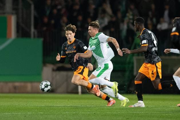 -SpVgg Greuther Fürth vs. 1. FC Kaiserslautern, Sportpark Ronhof Football, German Cup -SpVgg Greuther Fürth vs. 1. FC Kaiserslautern 29 Oct 2025 Sportpark Ronhof, Fürth, Germany Image: (fLTR) Leon Robinson (1. FC Kaiserslautern), Felix Klaus (SpVgg Greuther Fürth) DFL REGULATIONS PROHIBIT ANY USE OF PHOTOGRAPHS AS IMAGE SEQUENCES AND OR QUASI-VIDEO Fürth Sportpark Ronhof Bayern Germany Copyright: xPresseFotoxEvansx