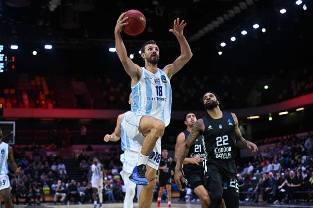 London Lions v Turk Telekom Ankara - EuroCup LONDON, UNITED KINGDOM - OCTOBER 29: Dogus Ozdemiroglu of Turk Telekom Ankara competes during the fifth week of the Basketball BKT EuroCup between Turk Telekom and London Lions at Copper Box Arena in London, UK on October 29, 2025. Rasid Necati Aslim Anadolu London United Kingdom. Editorial use only. Please get in touch for any other usage.  Copyright: x2025xAnadoluxRasidxNecatixAslimx