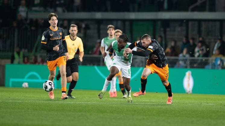 -SpVgg Greuther Fürth vs. 1. FC Kaiserslautern, Sportpark Ronhof Football, German Cup -SpVgg Greuther Fürth vs. 1. FC Kaiserslautern 29 Oct 2025 Sportpark Ronhof, Fürth, Germany Image: (fLTR) Noel Futkeu (SpVgg Greuther Fürth), Luca Sirch (1. FC Kaiserslautern) DFL REGULATIONS PROHIBIT ANY USE OF PHOTOGRAPHS AS IMAGE SEQUENCES AND OR QUASI-VIDEO Fürth Sportpark Ronhof Bayern Germany Copyright: xPresseFotoxEvansx