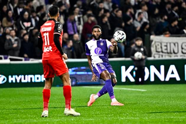 FOOTBALL : Toulouse vs Rennes - 10eme Journee de Ligue 1 McDonald S - Toulouse - 29 10 2025 Mark Mc Kenzie (tfc) Toulouse  Copyright: xThierryxBretonx