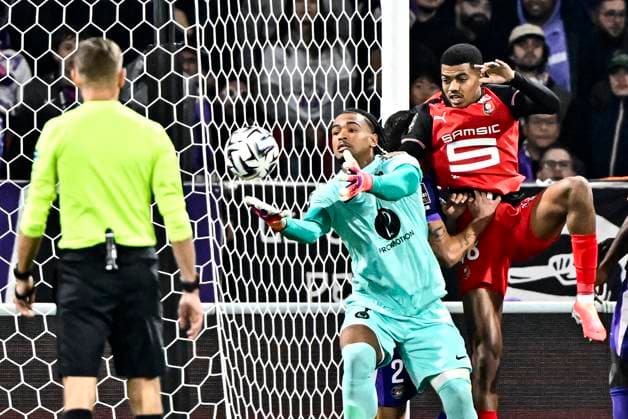 FOOTBALL : Toulouse vs Rennes - 10eme Journee de Ligue 1 McDonald S - Toulouse - 29 10 2025 Guillaume Restes (tfc) Toulouse  Copyright: xThierryxBretonx