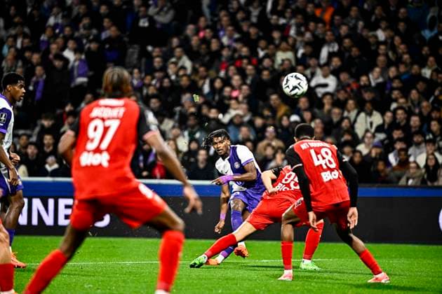 FOOTBALL : Toulouse vs Rennes - 10eme Journee de Ligue 1 McDonald S - Toulouse - 29 10 2025 Yann Gboho (tfc) Toulouse  Copyright: xThierryxBretonx