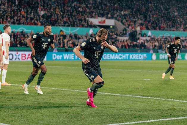 29.10.25, Männer, Fussball, DFB Pokal, 2025 2026, 1.FC Köln - FC Bayern München, 2. Runde Harry Kane ( 9 - FC Bayern München) Jubel über Treffer zum 1:3 Köln RheinEnergie Stadion NRW Deutschland
