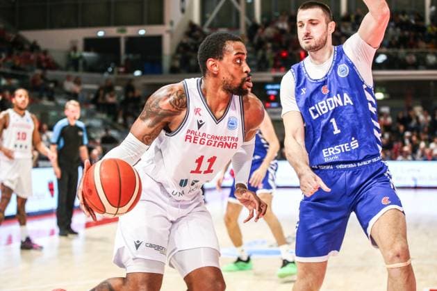 Bryson Williams (Unahotels Reggio Emilia) during UNA Hotels Reggio Emilia vs KK Cibona, Basketball FIBA Europe Cup match in Reggio Emilia, Italy, October 29 2025  Copyright: xAlessandroxCatellani IPAxSportx xipa-agency.netx xx IPA_67246360 IPA_Agency_IPA67246360
