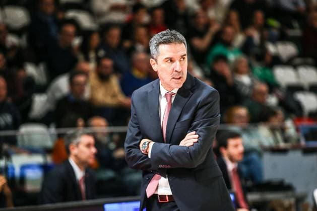 BASKET - Basket FIBA Europe Cup - UNA Hotels Reggio Emilia vs KK Cibona Dimitris Priftis coach Unahotels REggio Emilia during UNA Hotels Reggio Emilia vs KK Cibona, Basketball FIBA Europe Cup match in Reggio Emilia, Italy, October 29 2025 Reggio Emilia Italy  Copyright: xIPAxSport ABACAx