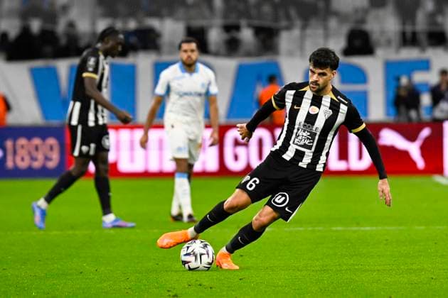FOOTBALL : Olympique de Marseille VS Angers SCO - Ligue 1 McDonald s - 29 10 2025 Louis Mouton (SCO) - Ligue 1 McDonald s match between Olympique de Marseille and Angers SCO on October 29, 2025 at the Orange Velodrome Stadium in Marseille. MarseilleFrance  Copyright: xWilliamxCannarellax