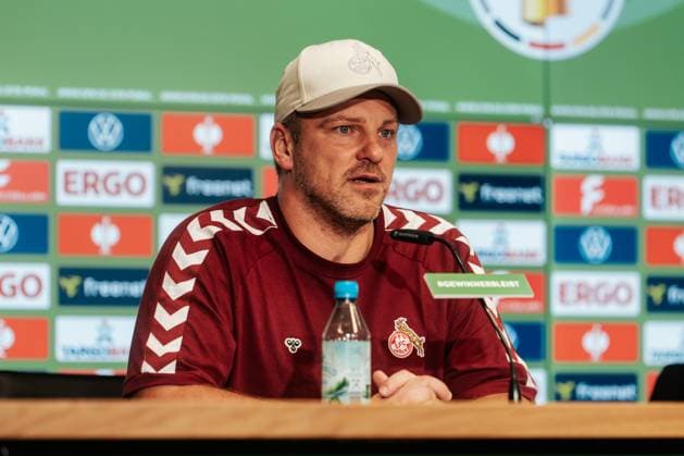 29.10.25, Männer, Fussball, DFB Pokal, 2025 2026, 1.FC Köln - FC Bayern München, 2. Runde Lukas Kwasniok (Cheftrainer - 1. FC Köln) spricht bei der Pressekonferenz nach dem Spiel Köln RheinEnergie Stadion NRW Deutschland